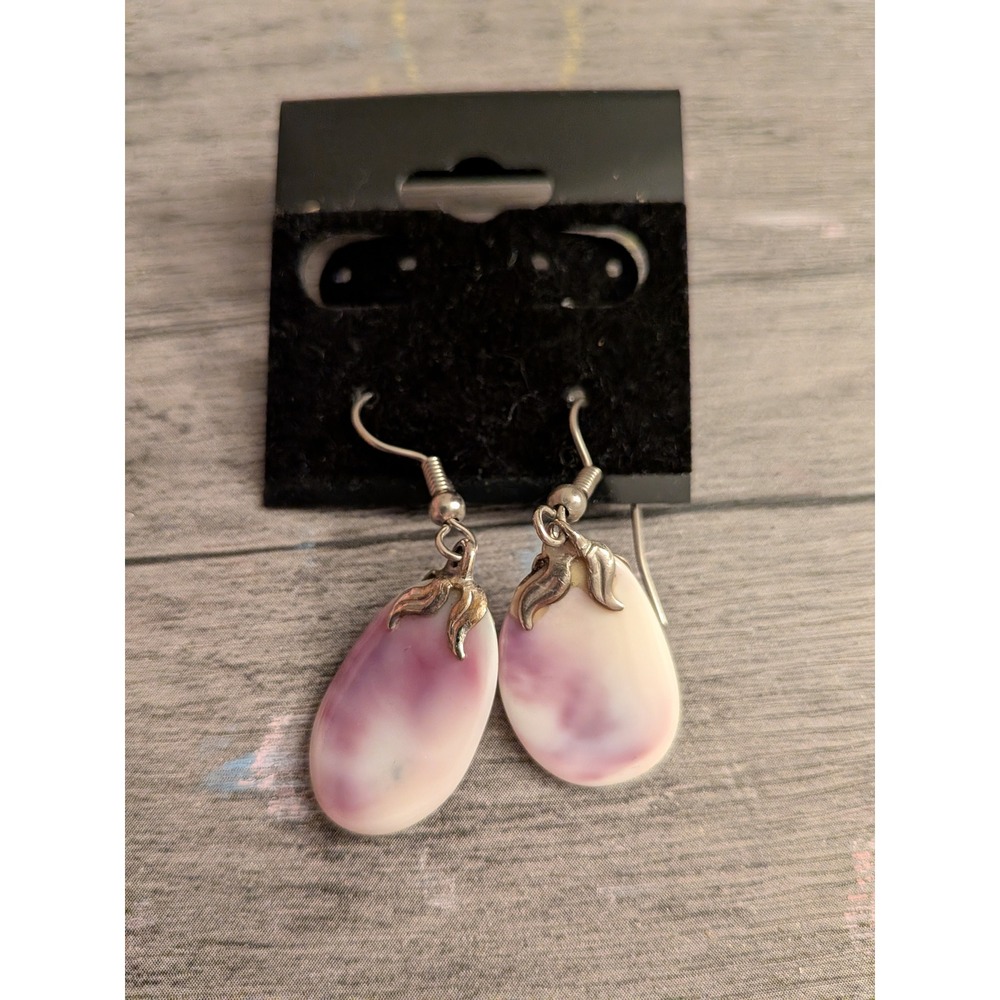 Wampum Quahog Shell Dangle Earrings Purple White Marbled Oval Leaf Accent Silver
